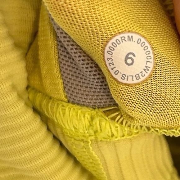 Lululemon Energy Longline Bra Ribbed Luxtreme *Medium Support, B–D Cups- Size 6 - Picture 6 of 13